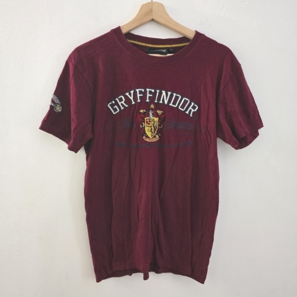 Harry Potter T-Shirt Sz L Gryffindor Quidditch Team Embroidered Tee